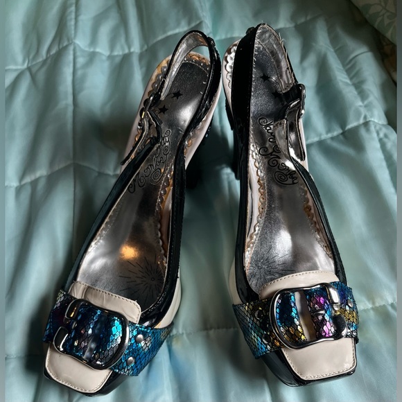 Iridescent rainbow snakeskin Pumps - Picture 8 of 11